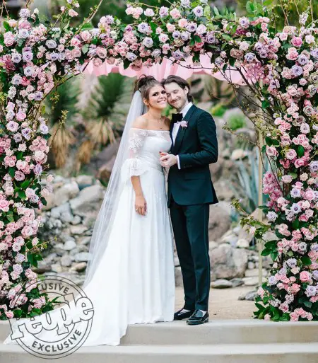 Actress Molly Tarlov is Now Married to her Longtime Boyfriend Alexander Noyes! Get Hold of their